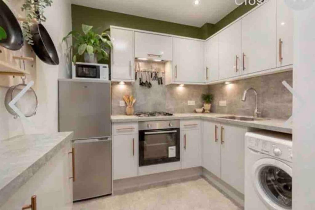 Cosy 2 Bedroom Flat In Edimburgo Exterior foto